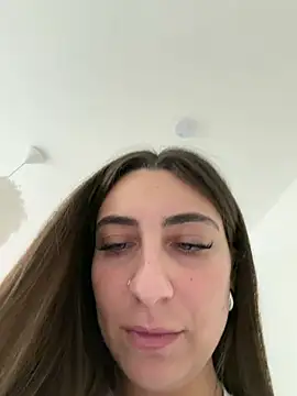 CuteJuliaa naked strip webcam for live sex video chat