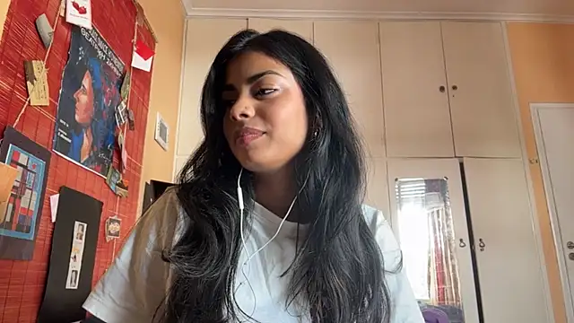JenniRoutt naked strip webcam for live sex video chat