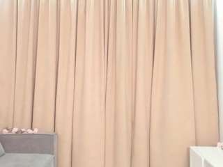 Lynsey nude hot live sex chat