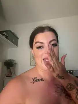 Maddison_Leighxo naked strip webcam for live sex video chat