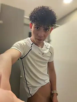 yoursexyjose naked strip webcam for live sex video chat